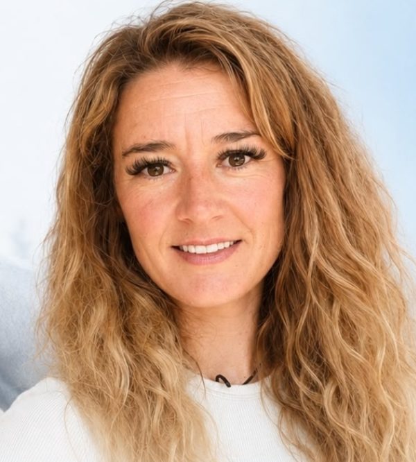 Dra. Med. Janina Paula Höfer, instructora de equitación inglesa en Senda Cabal